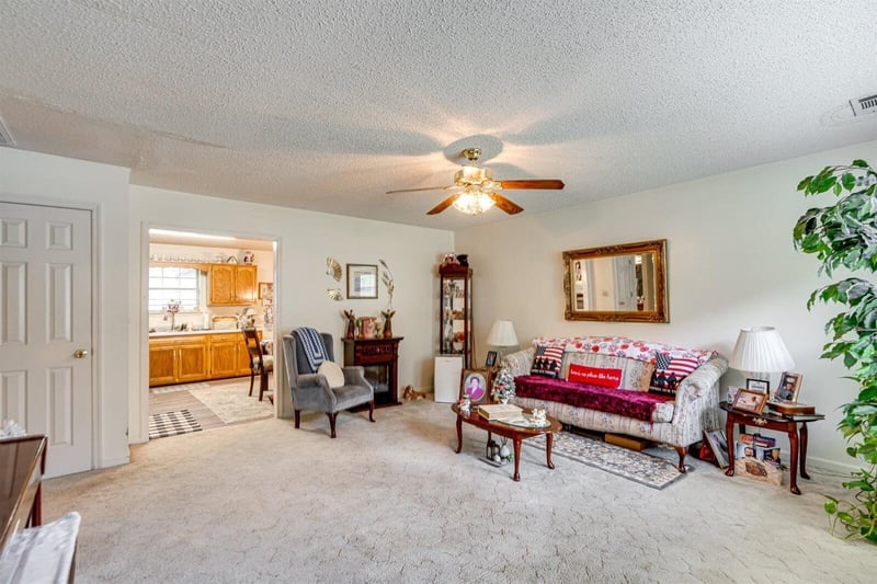 92 Sue Ln, Ringgold, GA 30736