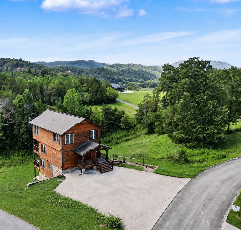 2743 Dayne Dr, Sevierville, TN 37876