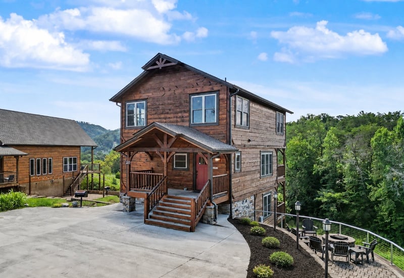2743 Dayne Dr, Sevierville, TN 37876