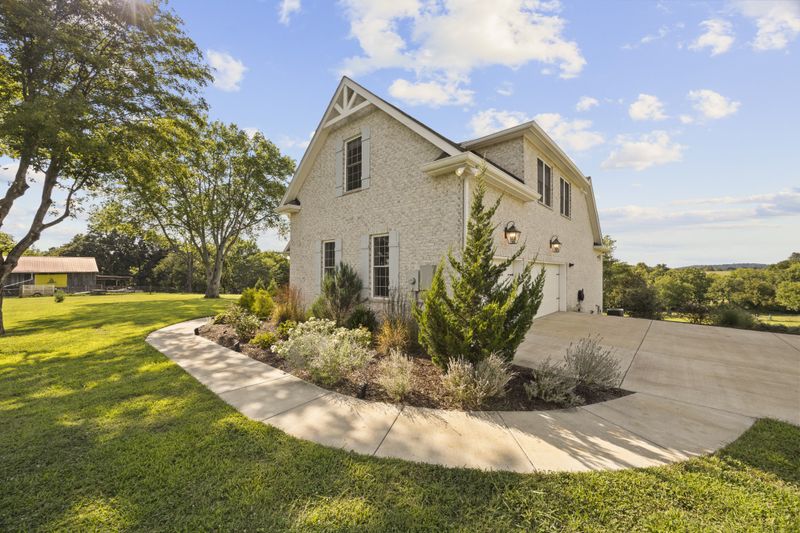 3750 John Bill Dobbins Rd, Williamsport, TN 38487