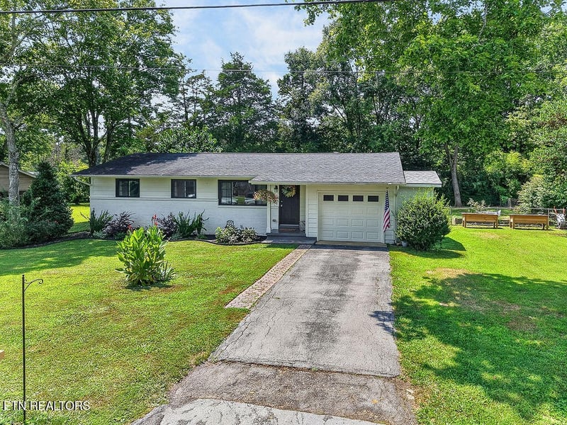 749 Cessna Rd, Knoxville, TN 37919