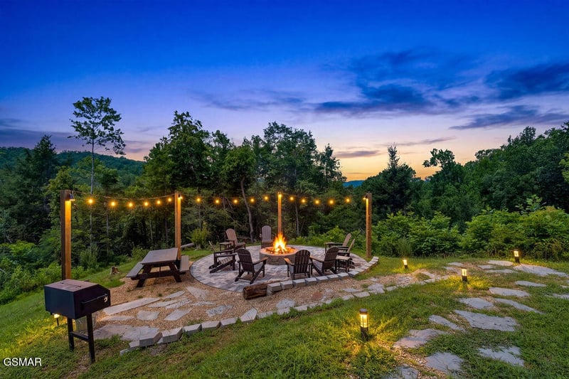 3945 Boogertown Rd, Sevierville, TN 37876