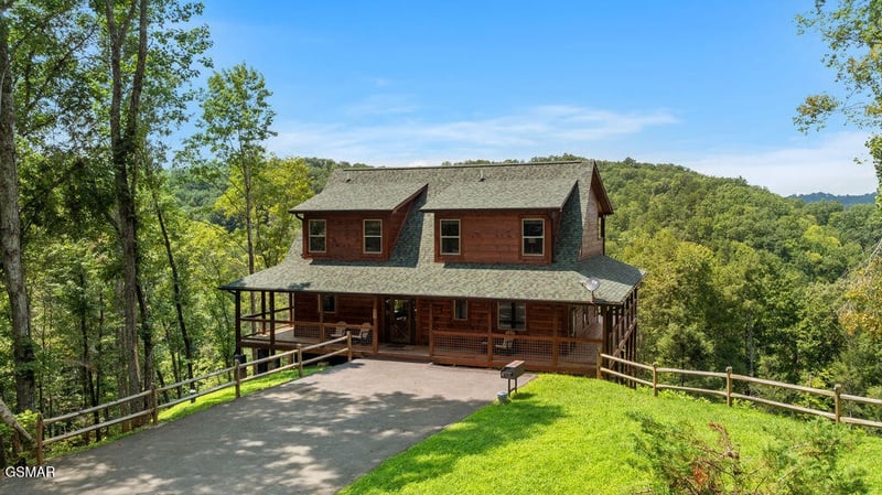 3945 Boogertown Rd, Sevierville, TN 37876
