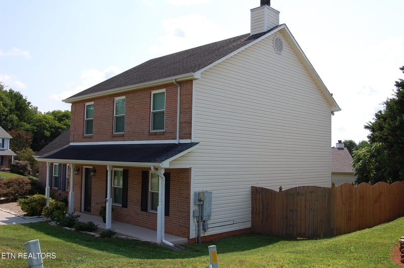1327 Chatam Ridge Ln, Knoxville, TN 37932