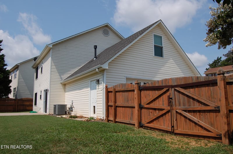 1327 Chatam Ridge Ln, Knoxville, TN 37932