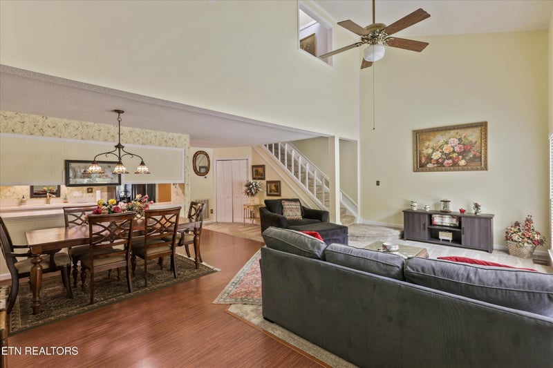 155 Hendrix Dr, Oak Ridge, TN 37830