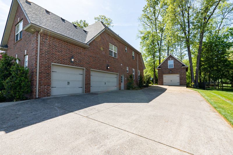 1215 Twin View Dr, Murfreesboro, TN 37128