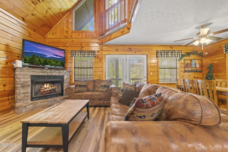 1656 Racoon Den Way, Sevierville, TN 37862