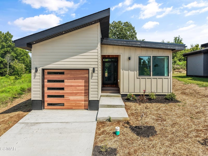 2314 Rock Gardens Dr, Sevierville, TN 37876