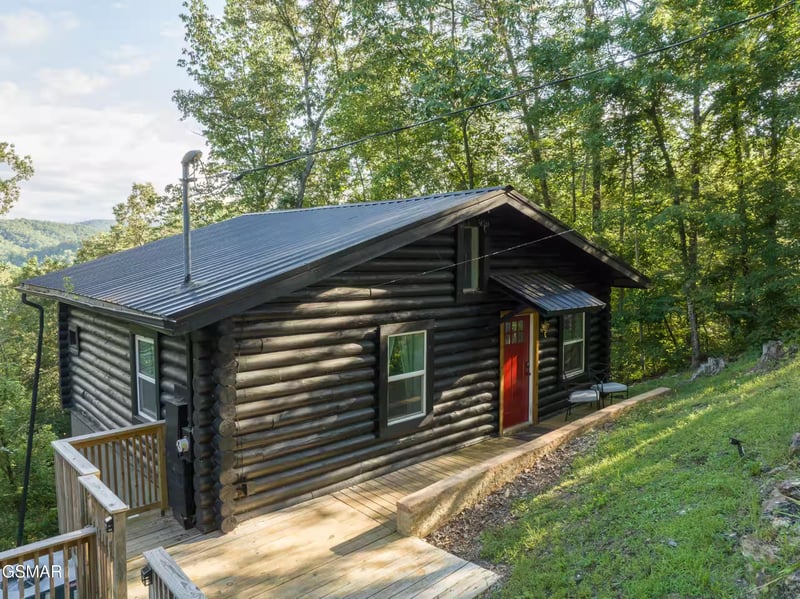 1065 Shell Mountain Rd, Sevierville, TN 37876