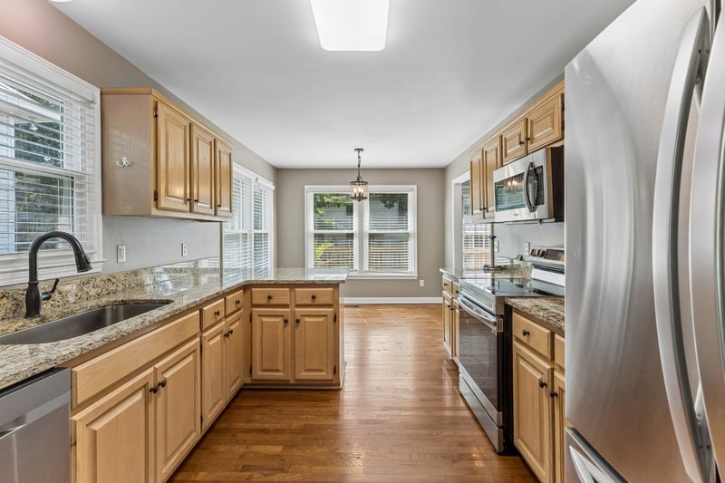 5301 Mast Pt, Hermitage, TN 37076