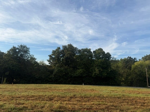 7 Issac Clifton Rd, Chapmansboro, TN 37035