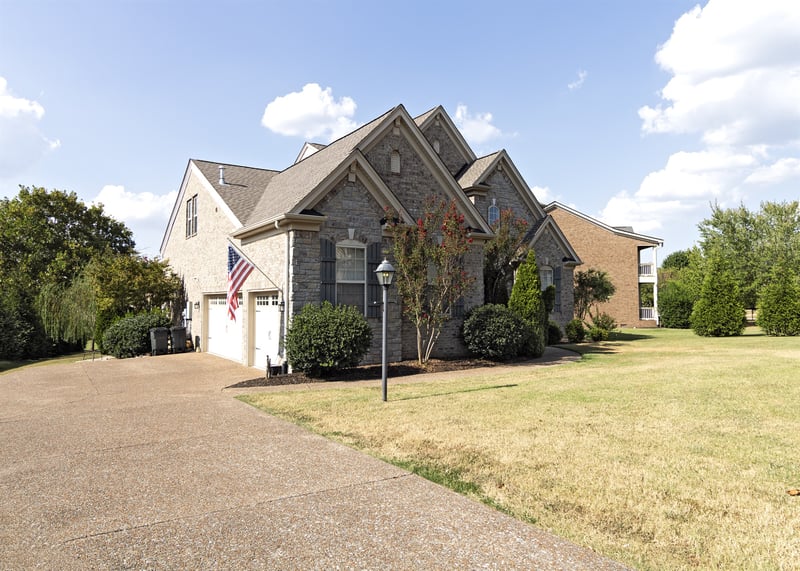 1081 Avery Trace Cir, Hendersonville, TN 37075