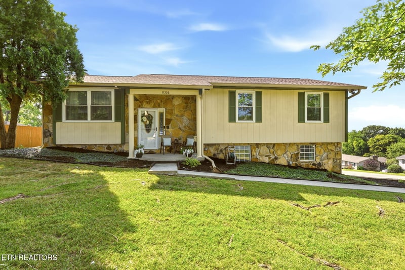 11336 Twin View Dr, Knoxville, TN 37932