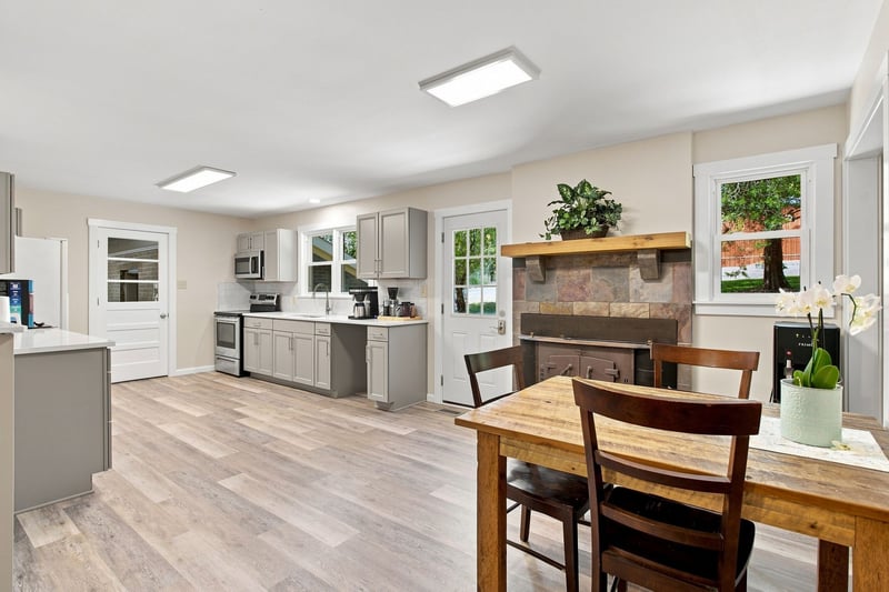 2390 Harlan Rd, Columbia, TN 38401