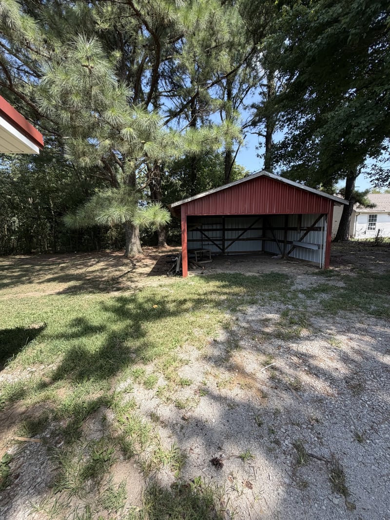 895 Harve Brown Rd, Bethpage, TN 37022