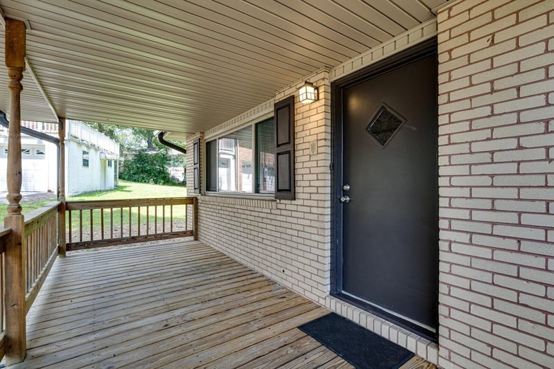 6 Canary Ln, Rossville, GA 30741