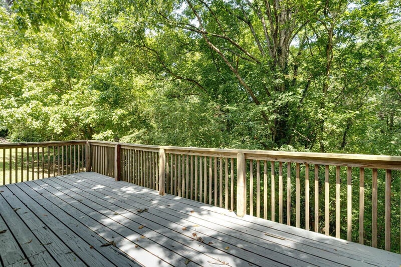 6 Canary Ln, Rossville, GA 30741