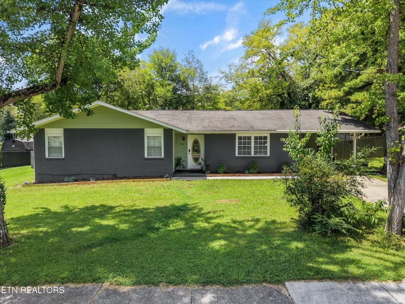 1101 Se Magnet Pl, Knoxville, TN 37915