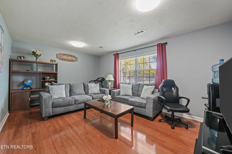 1101 Se Magnet Pl, Knoxville, TN 37915