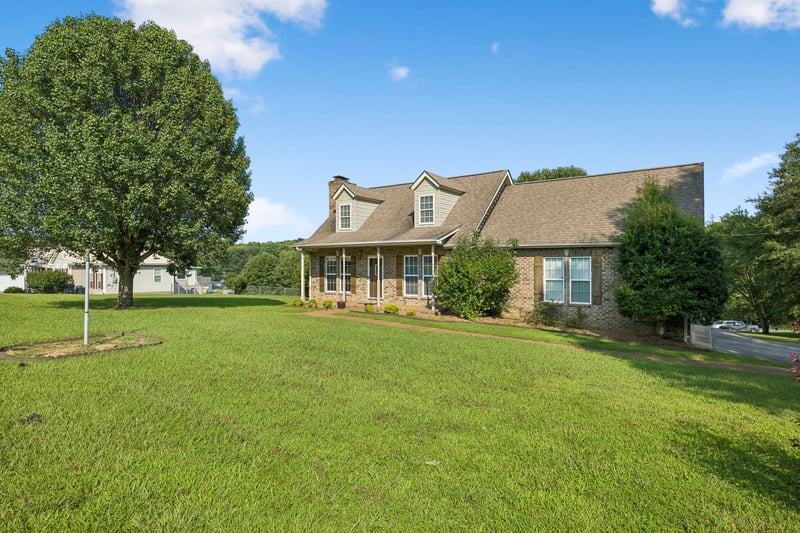 1024 Creek Bottom Rd, White Bluff, TN 37187