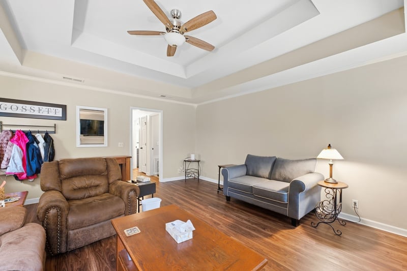 216 Hillside Ct, Murfreesboro, TN 37130