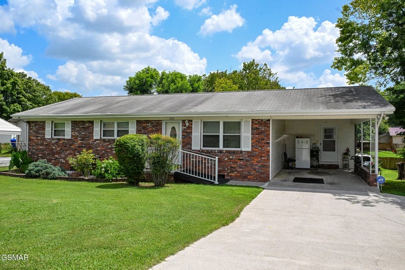 220 Pinedale St, Maryville, TN 37801