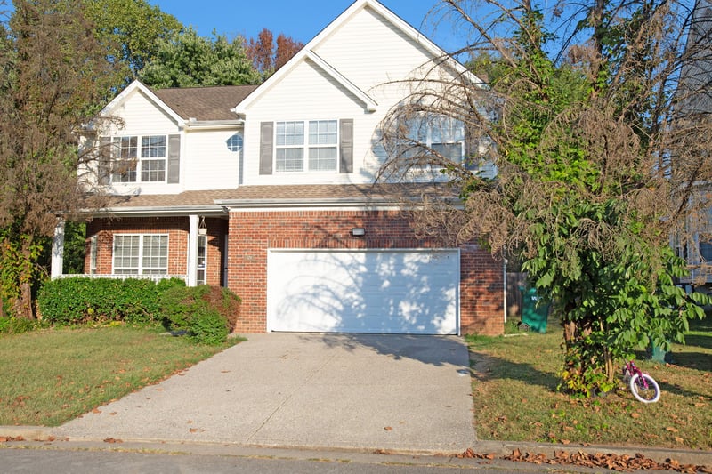 121 Claybrook Ln, Antioch, TN 37013