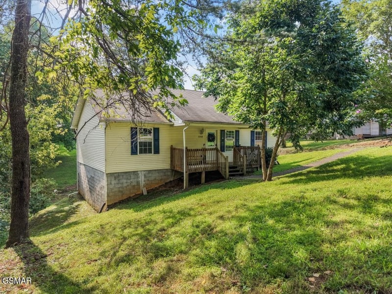 2208 Island Blvd, Sevierville, TN 37876