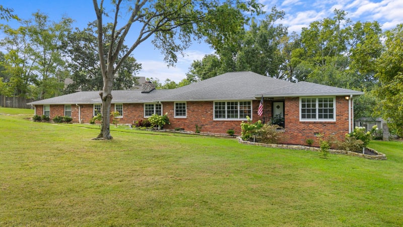 615 W Meade Dr, Nashville, TN 37205