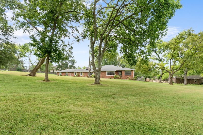 615 W Meade Dr, Nashville, TN 37205