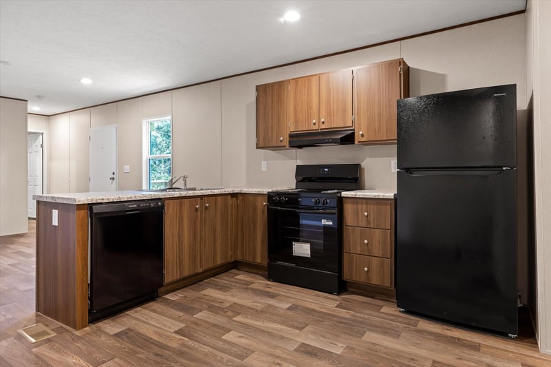 319 Scratch Ankle Rd, Trenton, GA 30752