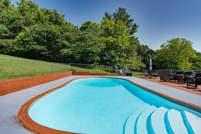 60 Shamrock Dr, Ringgold, GA 30736