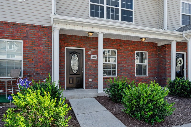 3028 Rg Buchanan Dr, La Vergne, TN 37086
