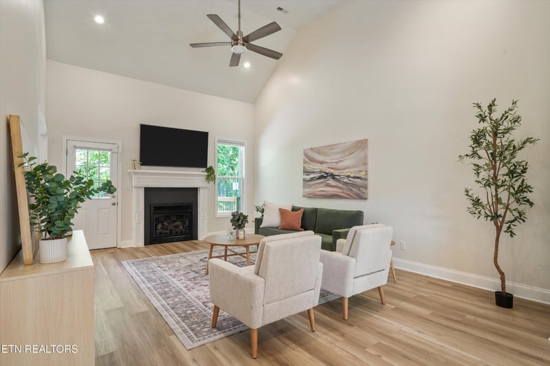 117 Crossroads Blvd, Oak Ridge, TN 37830