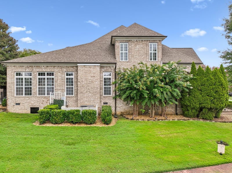 1027 Isaac Franklin Dr, Gallatin, TN 37066