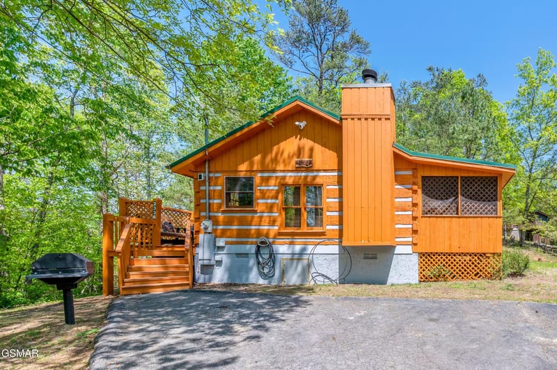 2336 Hidden Mountain Rd, Sevierville, TN 37876