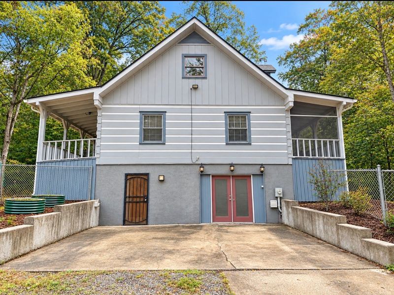 6003 Bluewater Dr, Lebanon, TN 37087