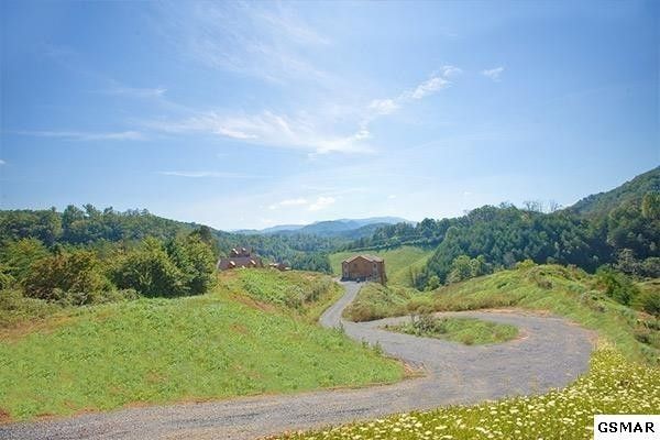 26 Shangrila Way, Sevierville, TN 37876