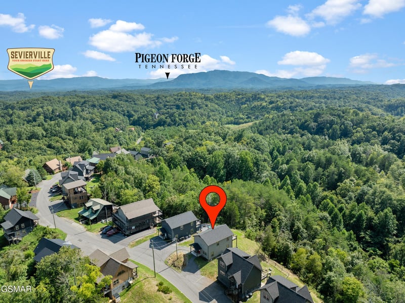 2107 Eagle Feather Dr, Sevierville, TN 37862