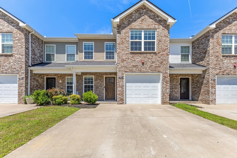 2067 Downstream Dr, Ashland City, TN 37015