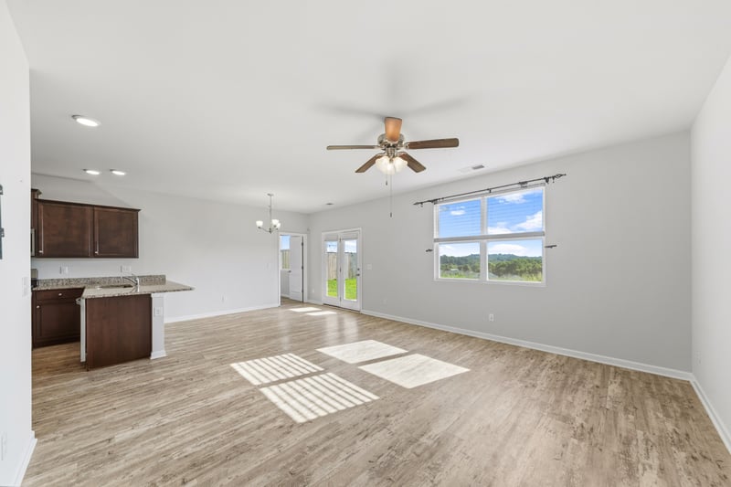 828 Foxdale Dr, Columbia, TN 38401