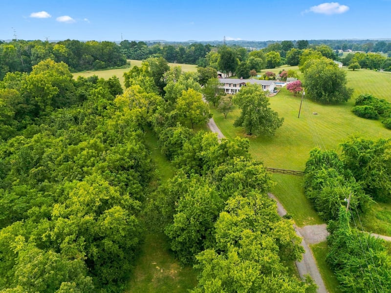 344 Peach Valley Rd, Gallatin, TN 37066