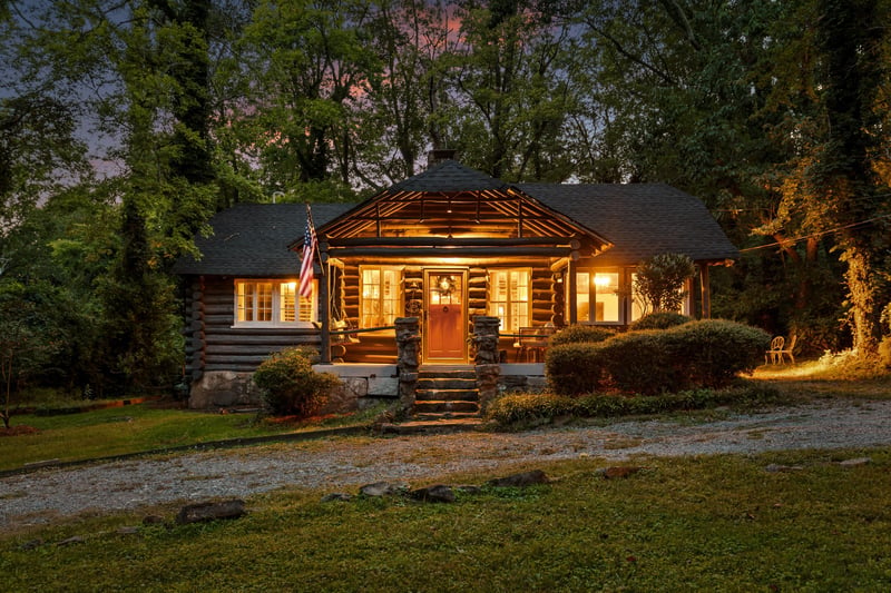 1208 Cinderella Rd, Lookout Mountain, GA 30750
