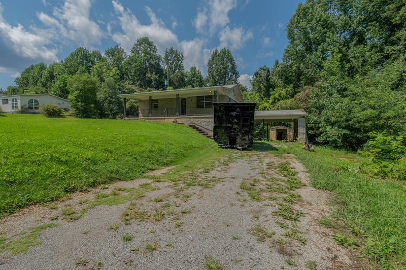 265 Country Ln, Lenoir City, TN 37771