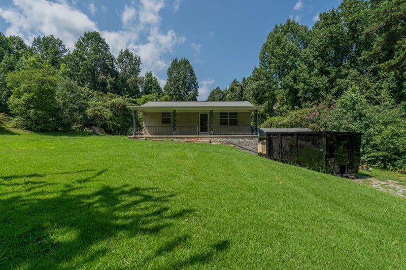265 Country Ln, Lenoir City, TN 37771