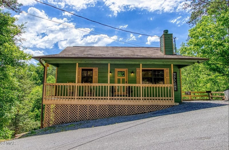 1723 Walker Trl, Sevierville, TN 37876