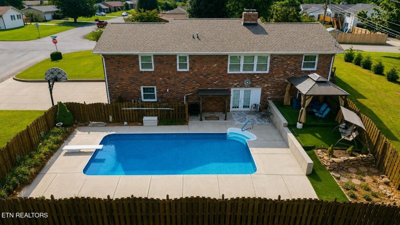 2809 Shropshire Blvd, Powell, TN 37849