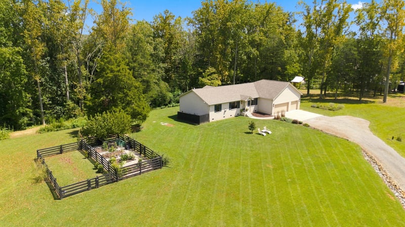 8008 Poplar Ridge Ln, Primm Springs, TN 38476