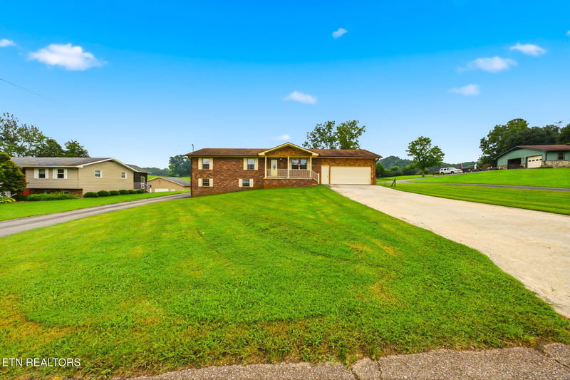 208 Overlook Dr, Loudon, TN 37774